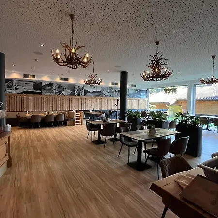 Goldhirsch Aparthotel-3